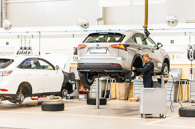 Весь обслуживающий технический персонал нашего дилерского центра прошел полный курс подготовки по самым жестким стандартам Lexus для того, чтобы постоянно поддерживать Ваш автомобиль в идеальном состоянии.